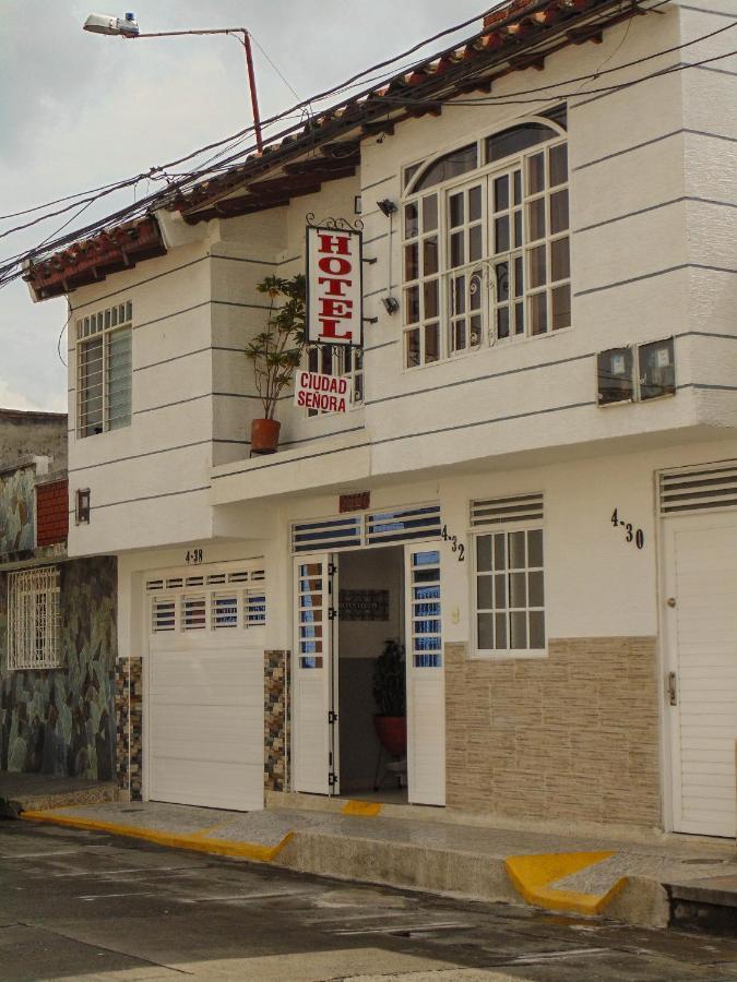 Hotel Ciudad Senora Буга Екстериор снимка
