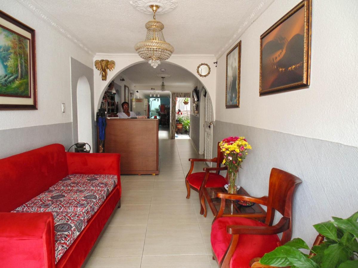 Hotel Ciudad Senora Буга Екстериор снимка